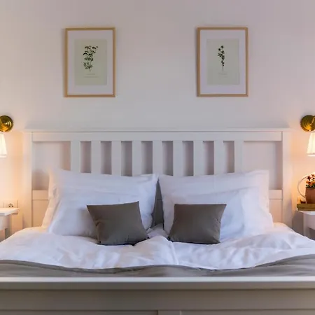 Lenka Bed & Breakfast