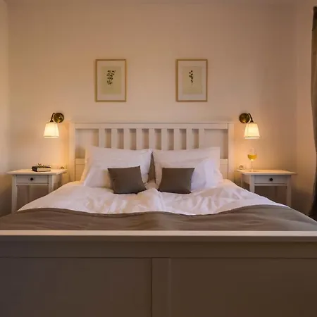 Lenka Bed & Breakfast