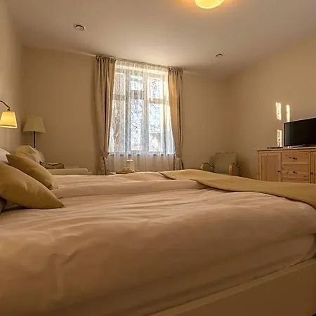 Frühstückspension Lenka 4*