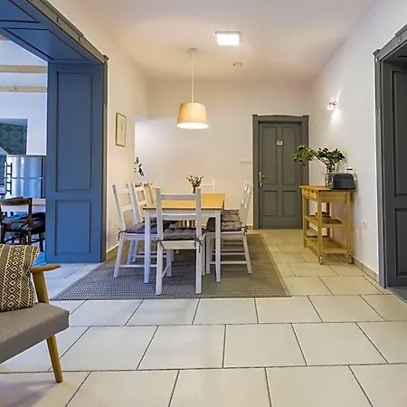 Frühstückspension Lenka 4*
