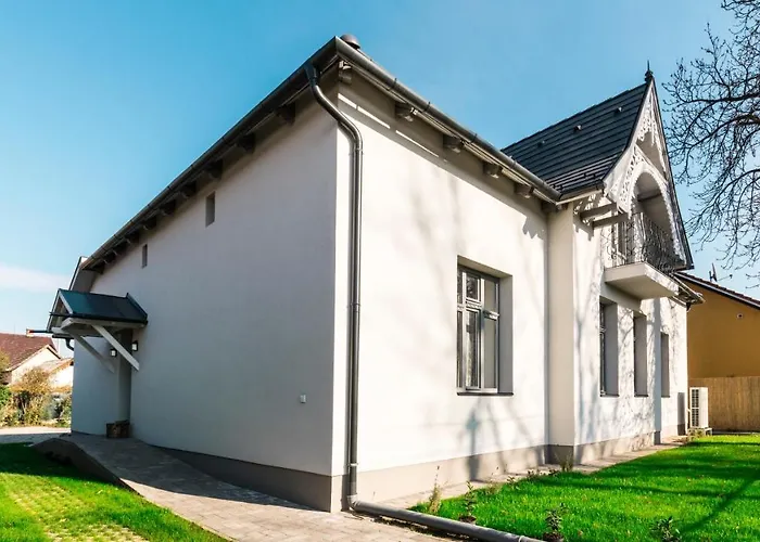 Lenka Bed & Breakfast